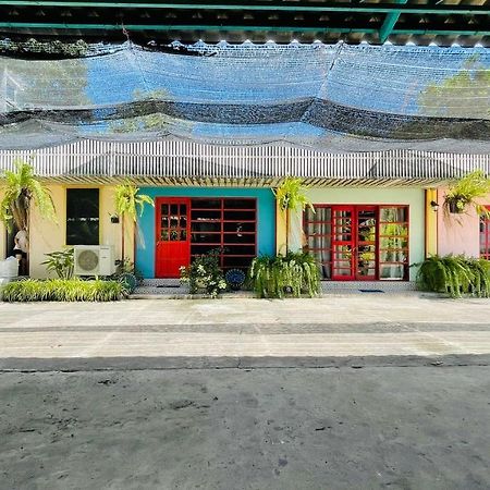 Super Hostel Nonthaburi Exterior photo