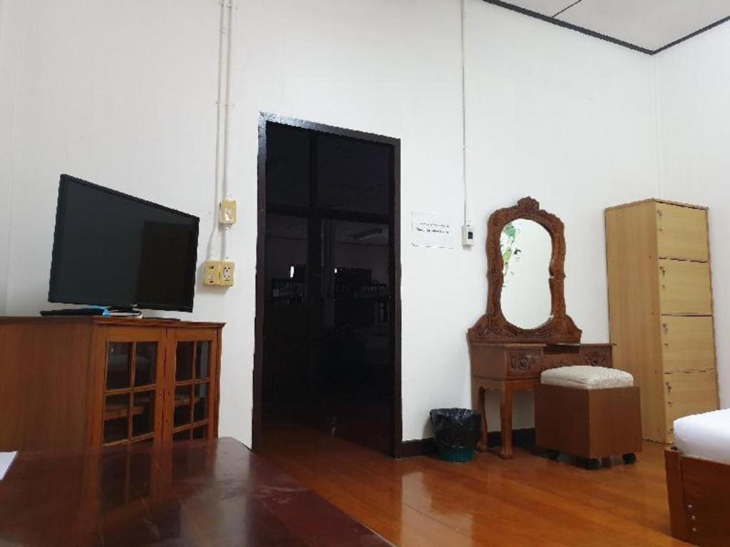 Super Hostel Nonthaburi Exterior photo